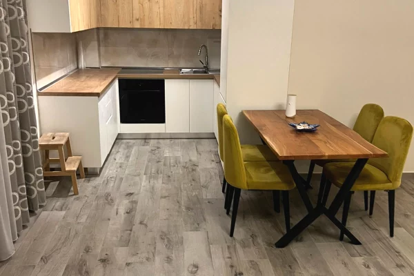 🏡 APARTAMENT 1+1 ME PARKIM ME QIRA | PRANË TEG 