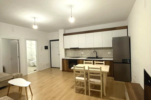 Shtepi me qera Apartament ne Tirane, 1+1, Mobilimi E mobiluar, Pagesa 550  Euro.