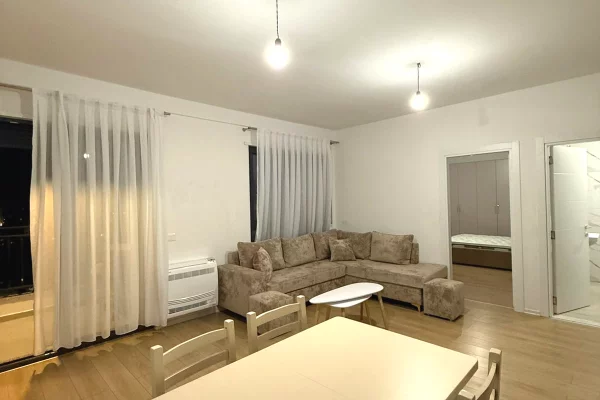 Shtepi me qera Apartament ne Tirane, 1+1, Mobilimi E mobiluar, Pagesa 550  Euro.