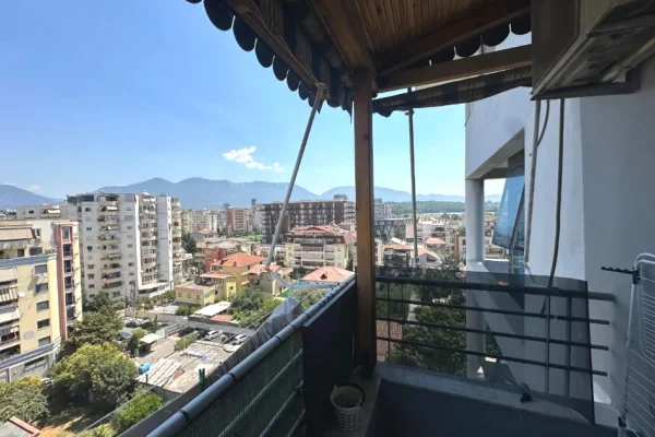 Shtepi me qera Apartament ne Tirane, 2+1, Mobilimi E mobiluar, Pagesa 800  Euro.
