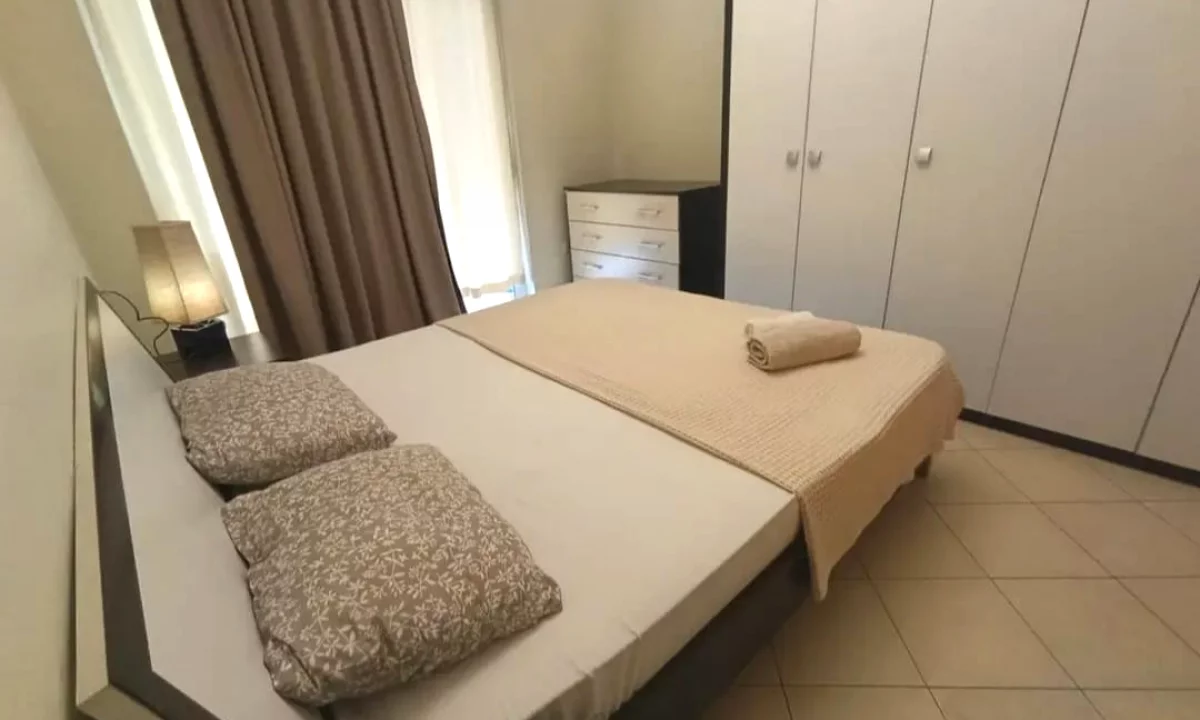 Shtepi me qera Apartament ne Tirane, 1+1, Mobilimi E mobiluar, Pagesa 650  Euro.