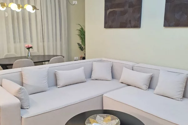 Shtepi me qera Apartament ne Tirane, 1+1, Mobilimi E mobiluar, Pagesa 700  Euro.