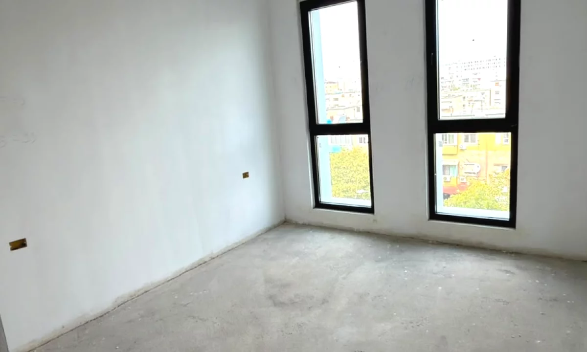Shtepi ne shitje Apartament ne Tirane, 2+1, Mobilimi Bosh, pa mobiluar, Pagesa 290,000  Euro.