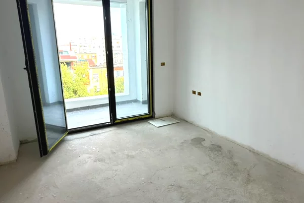 Shtepi ne shitje Apartament ne Tirane, 2+1, Mobilimi Bosh, pa mobiluar, Pagesa 290,000  Euro.
