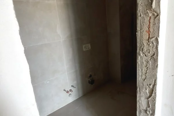 Shtepi ne shitje Apartament ne Tirane, 2+1, Mobilimi Bosh, pa mobiluar, Pagesa 290,000  Euro.
