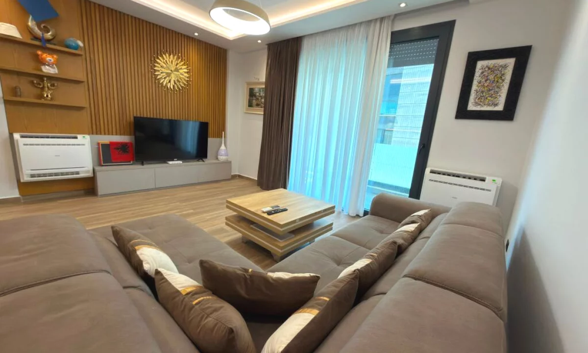 Shtepi me qera Apartament ne Tirane, 2+1, Mobilimi E mobiluar, Pagesa 1,300  Euro.