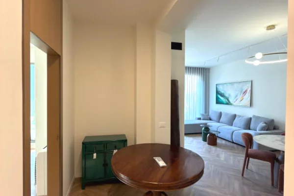 Shtepi me qera Apartament ne Tirane, 2+1, Mobilimi E mobiluar, Pagesa 1,700  Euro.