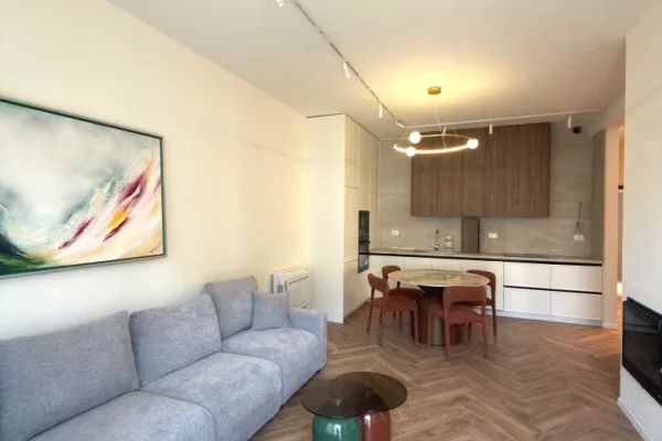 Shtepi me qera Apartament ne Tirane, 2+1, Mobilimi E mobiluar, Pagesa 1,700  Euro.
