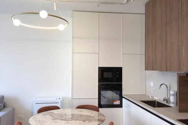 Shtepi me qera Apartament ne Tirane, 2+1, Mobilimi E mobiluar, Pagesa 1,700  Euro.