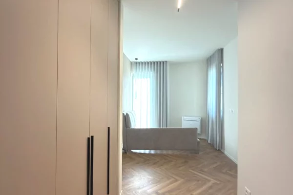 Shtepi me qera Apartament ne Tirane, 2+1, Mobilimi E mobiluar, Pagesa 1,700  Euro.