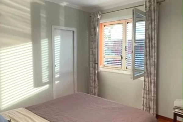 Shtepi me qera Apartament ne Tirane, 2+1, Mobilimi E mobiluar, Pagesa 1,500  Euro.