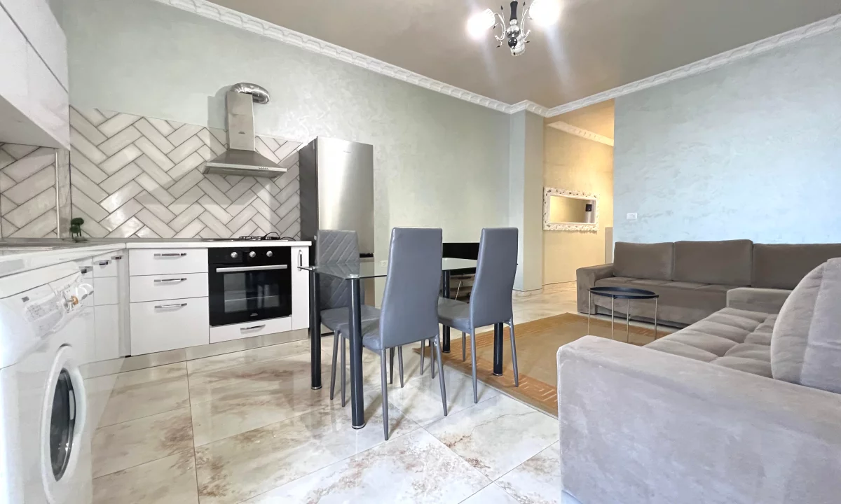Shtepi me qera Apartament ne Tirane, 2+1, Mobilimi E mobiluar, Pagesa 550  Euro.