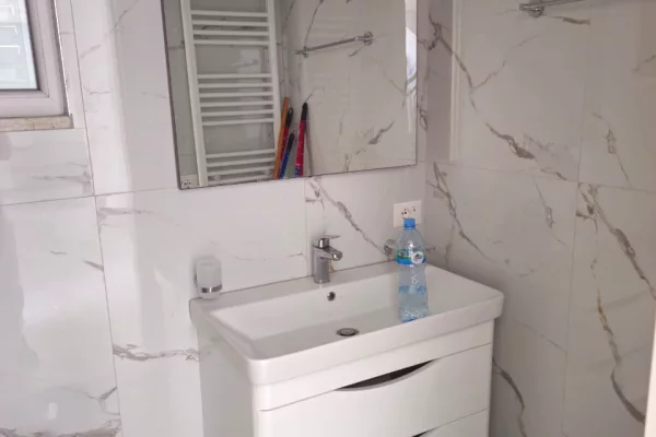 Shtepi me qera Vila Luksoze ne Tirane, 5+1, Mobilimi Bosh, pa mobiluar, Pagesa 2,200  Euro.