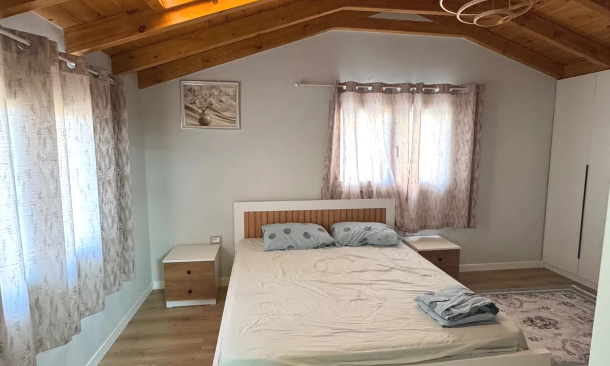 Shtepi me qera Apartament ne Tirane, 1+1, Mobilimi E mobiluar, Pagesa 500  Euro.