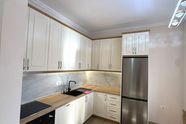 Shtepi me qera Apartament ne Tirane, 1+1, Mobilimi E mobiluar, Pagesa 550  Euro.