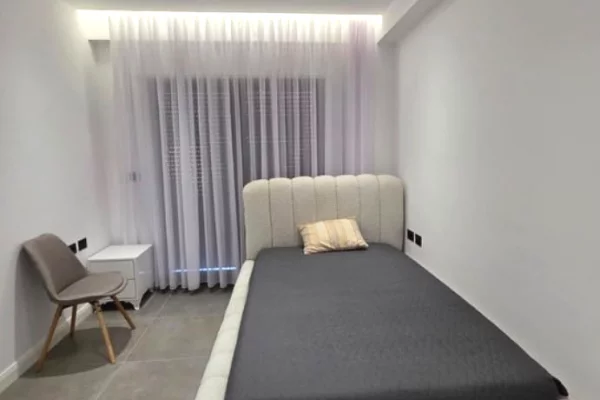 Shtepi me qera Apartament ne Tirane, 3+1, Mobilimi E mobiluar, Pagesa 1,700  Euro.