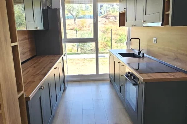 Shtepi me qera Apartament ne Tirane, 3+1, Mobilimi E mobiluar, Pagesa 1,500  Euro.