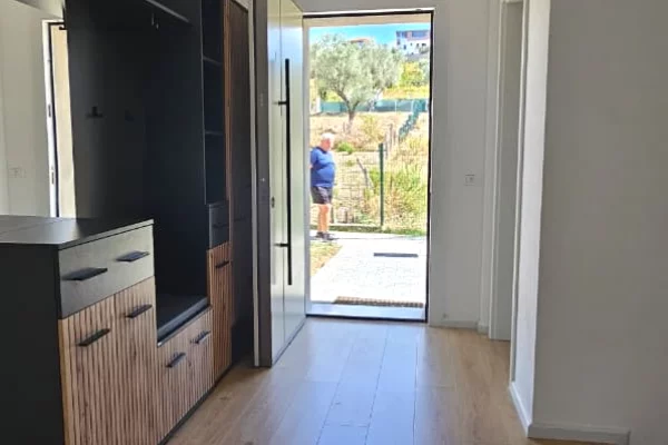 Shtepi me qera Apartament ne Tirane, 3+1, Mobilimi E mobiluar, Pagesa 1,500  Euro.