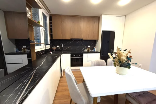 Shtepi me qera 2+1 ne Tirane - 750 Euro