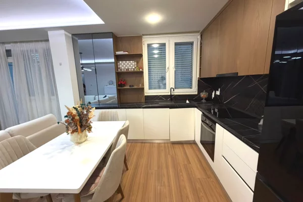 Shtepi me qera Apartament ne Tirane, 2+1, Mobilimi E mobiluar, Pagesa 750  Euro.