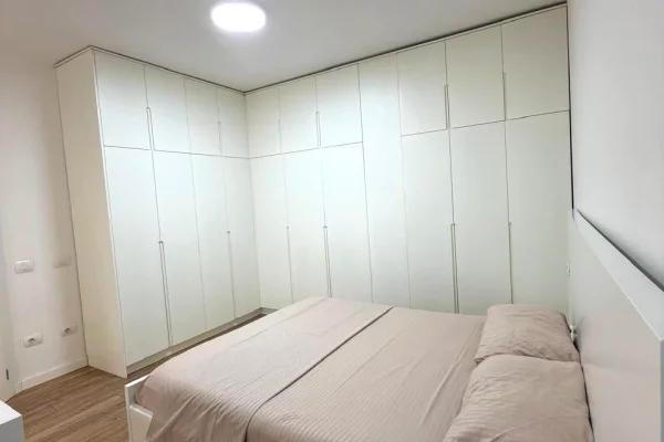 Shtepi me qera Apartament ne Tirane, 2+1, Mobilimi E mobiluar, Pagesa 600  Euro.