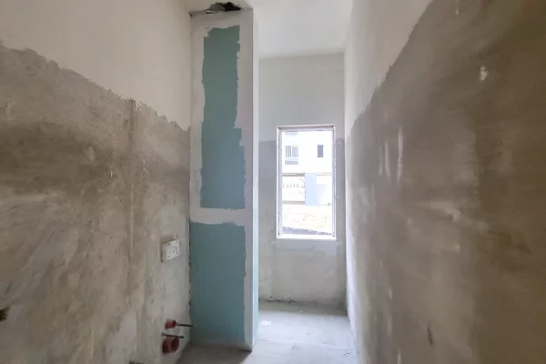 Shtepi ne shitje Apartament ne Tirane, 2+1, Mobilimi Bosh, pa mobiluar, Pagesa 140,000  Euro.