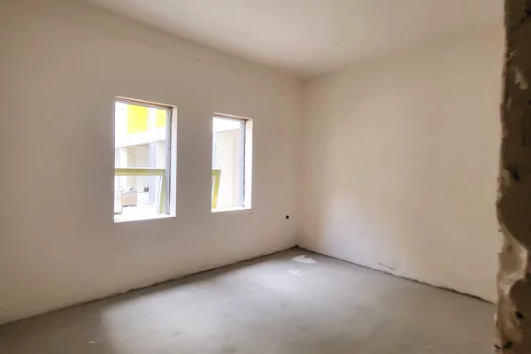 Shtepi ne shitje Apartament ne Tirane, 2+1, Mobilimi Bosh, pa mobiluar, Pagesa 140,000  Euro.