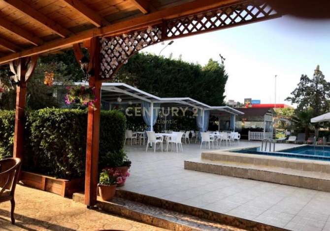 Ambient biznesi me qera 2+1 ne Durres - 4,600 Euro