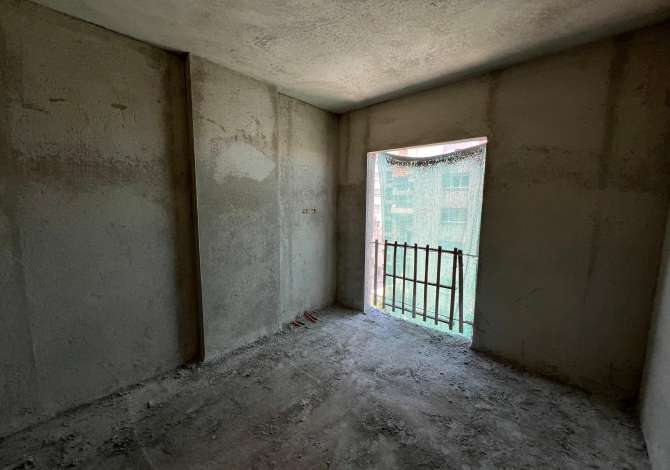 Shtepi ne shitje Apartament ne Tirane, 2+1, Mobilimi Bosh, pa mobiluar, Pagesa 109,000  Euro.