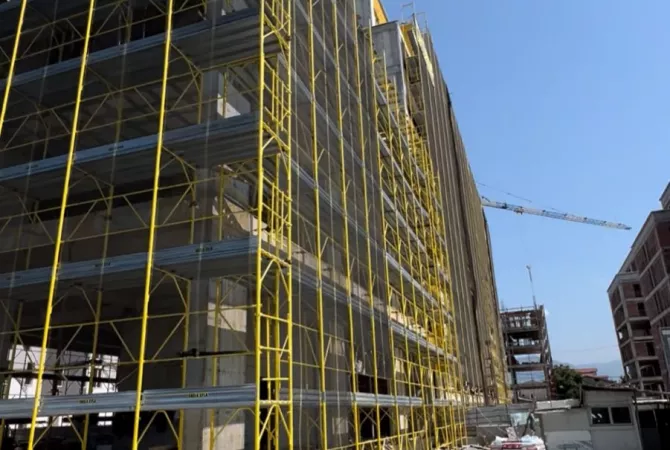 Shtepi ne shitje Apartament ne Tirane, 1+1, Mobilimi Bosh, pa mobiluar, Pagesa 79,500  Euro.