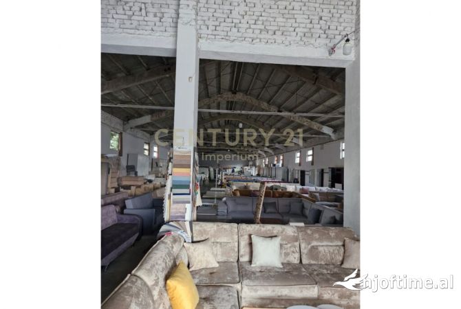 MAGAZINE + TRUALL PER SHITJE NE ELBASAN