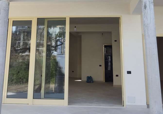 Ambient biznesi me qera 4+1 ne Tirane - 400 Euro