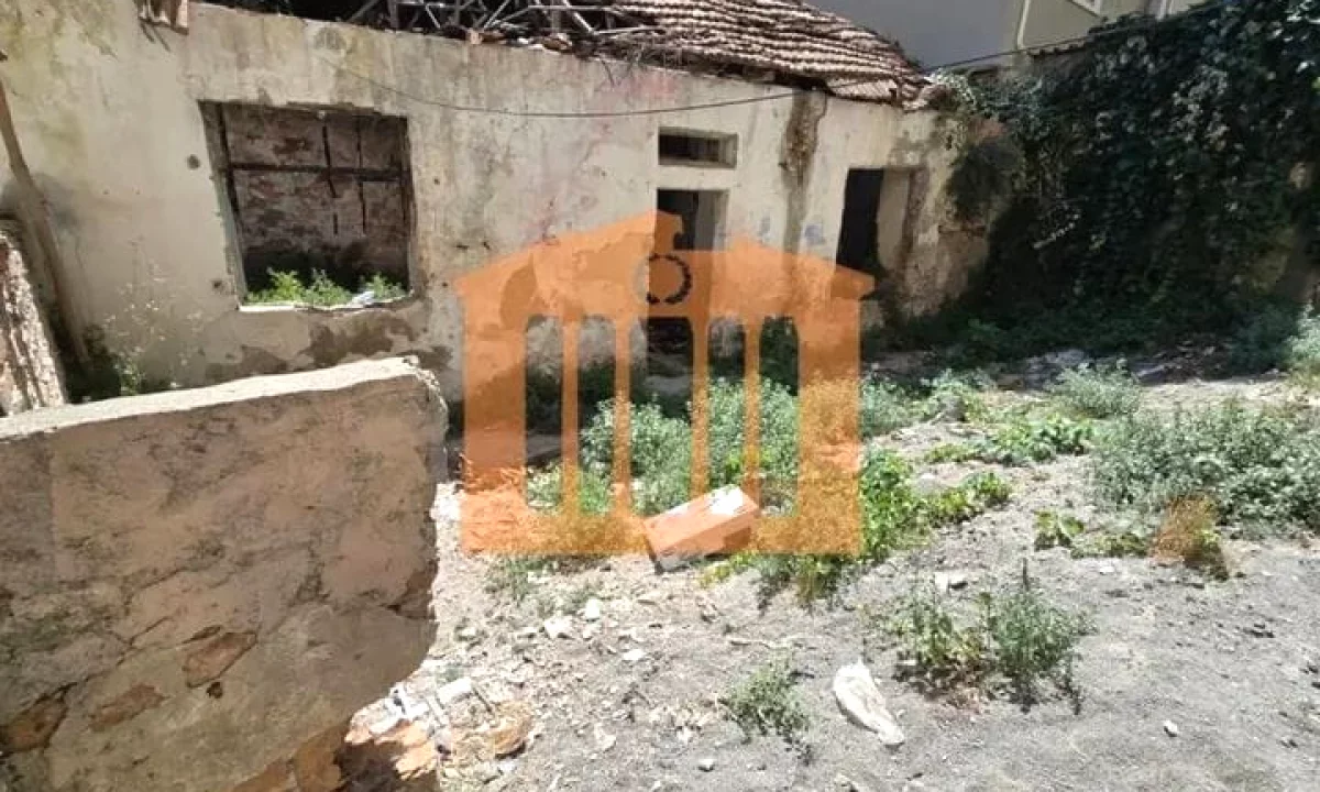 🏡✨ Shitet Truall 341 m2 QENDER ne Durres – Super Mundesi Investimi! 📍