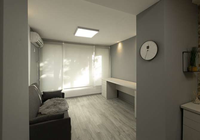 Ambient biznesi me qera 3+1 ne Tirane - 45,000 Leke