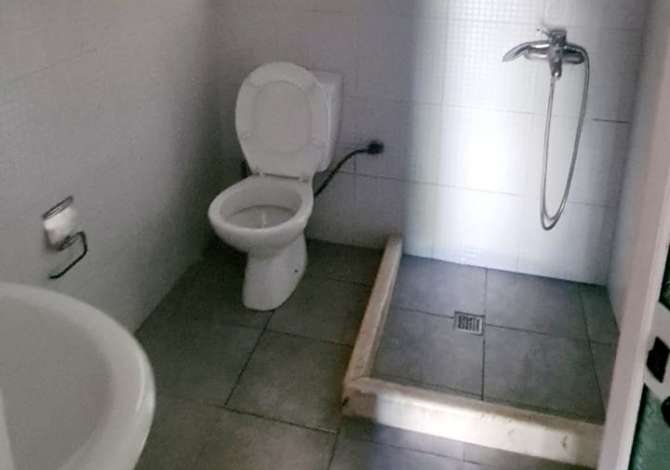 Shtepi me qera Apartament ne Tirane, 1+1, Mobilimi E mobiluar, Pagesa 25,000  Leke.
