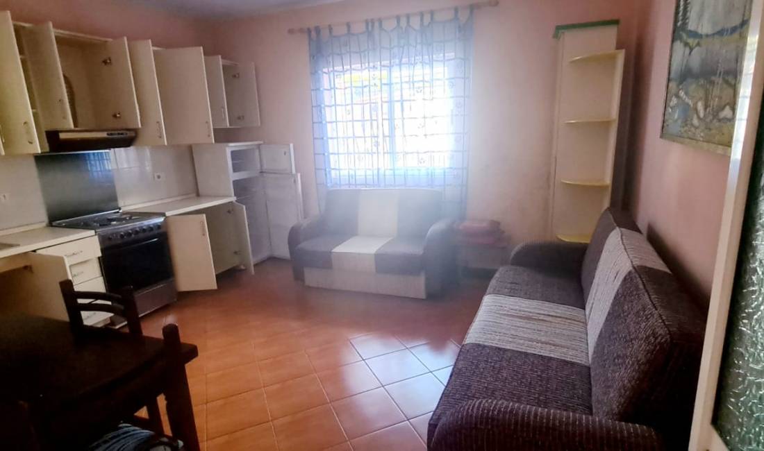 Shtepi me qera Apartament ne Tirane, 1+1, Mobilimi E mobiluar, Pagesa 25,000  Leke.
