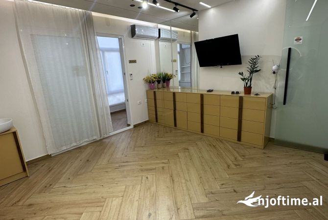 JEPET ME QIRA  AMBIENT BIZNESI