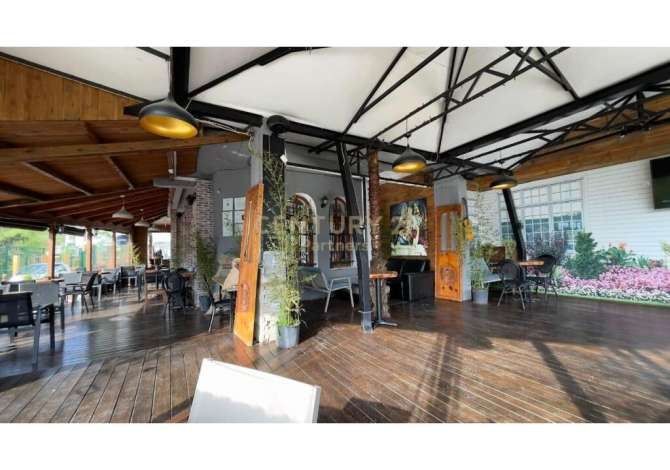 Ambient biznesi me qera 2+1 ne Tirane - 800 Euro