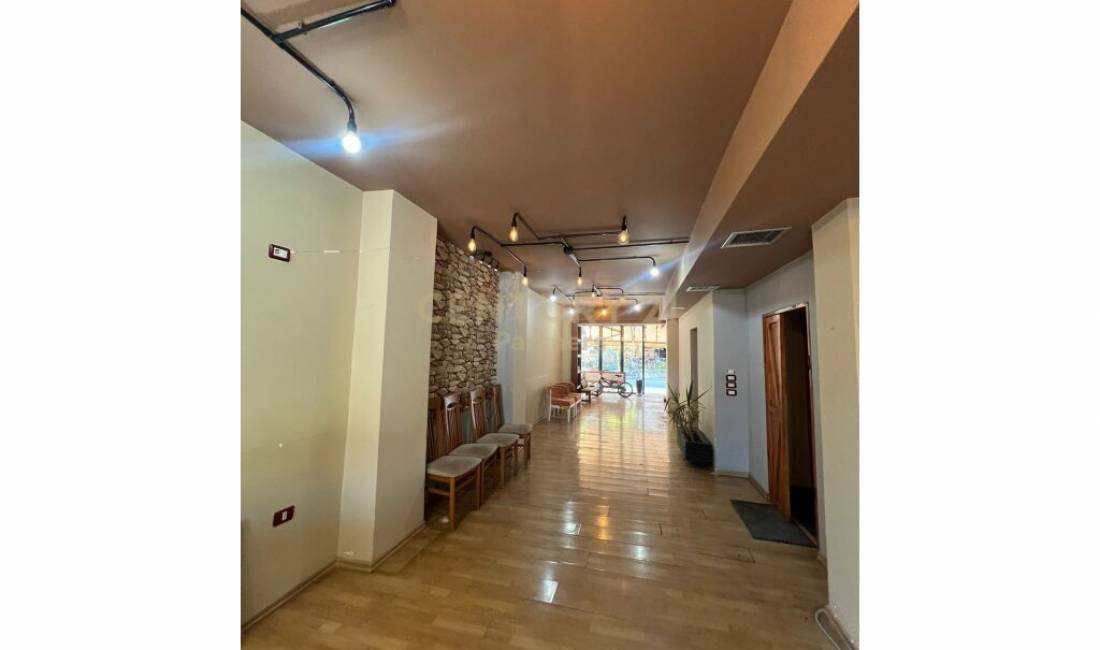 Ambient Biznesi per Qira prane Urgjences se Pediatrise