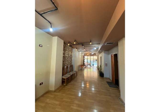 Ambient Biznesi për Qira pranë Urgjencës së Pediatrisë