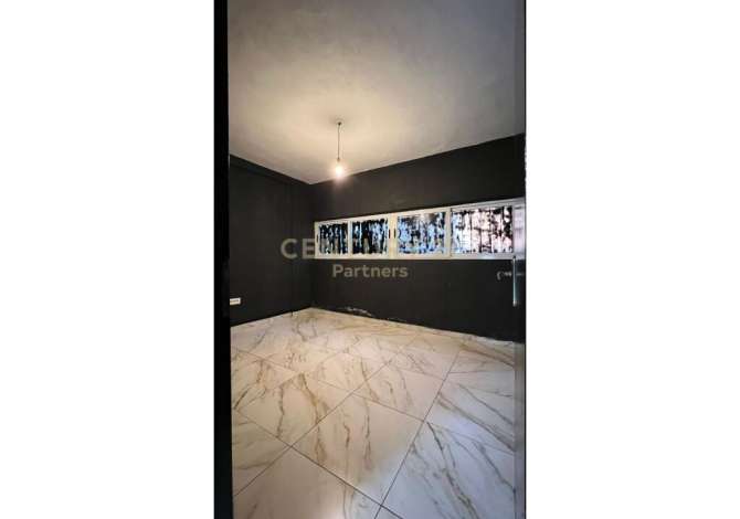 Japim me qera ambient komercial tek 21 Dhjetori