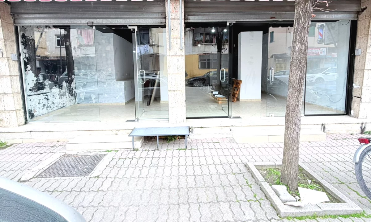 JEPET ME QERA AMBIENT BIZNESI ISH FABRIKA E BUKES,DURRES.