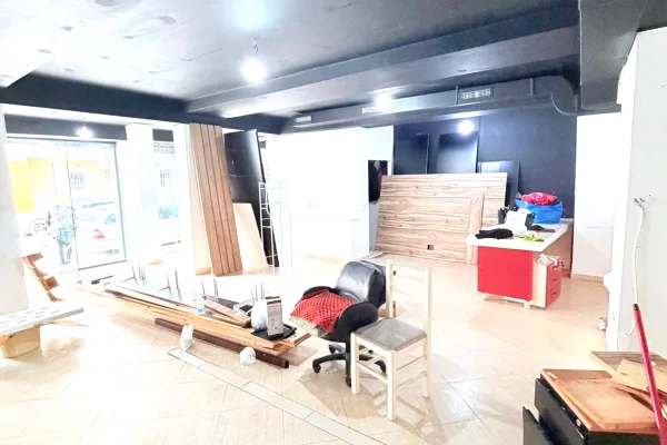 Ambient biznesi me qera 1+1 ne Durres - 600 Euro