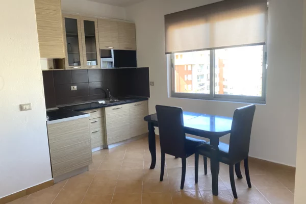 Shtepi me qera 1+1 ne Tirane - 37,000 Leke