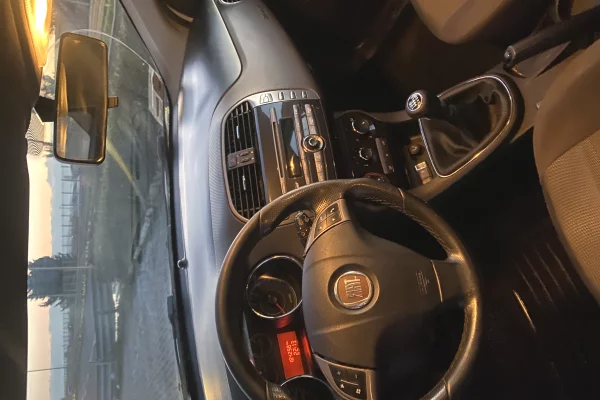 Makina ne shitje ne Kavaje, Fiat, 2009 gasoline-gas,Kambio Manual Pagesa 3,300  Euro.