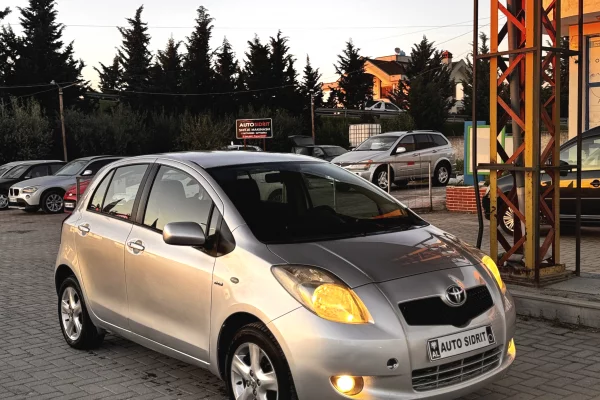 Auto in Vendita a Kavaja, Toyota, 2008 Diesel,Kambio Manual Pagamento 3,500  Euro.