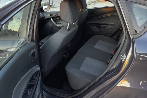 Makina ne shitje ne Kavaje, Ford, 2011 Diesel,Kambio Manual Pagesa 3,500  Euro.