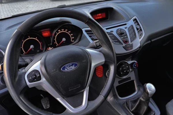 Makina ne shitje ne Kavaje, Ford, 2011 Diesel,Kambio Manual Pagesa 3,500  Euro.