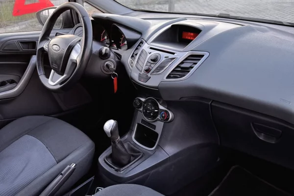 Makina ne shitje ne Kavaje, Ford, 2011 Diesel,Kambio Manual Pagesa 3,500  Euro.