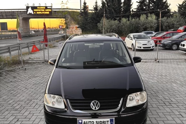 Makina ne shitje ne Kavaje, Volkswagen, 2007 Diesel,Kambio Manual Pagesa 3,200  Euro.